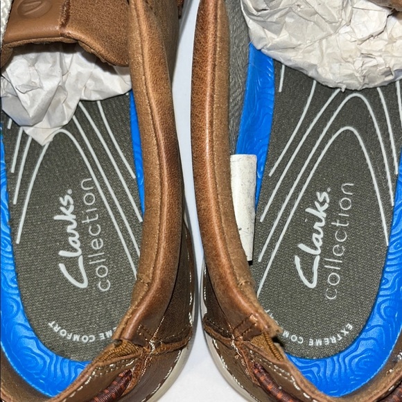 Clarks Brown Boat Shoes with Leather Upper and Low-Profile Design - Picture 5 of 8